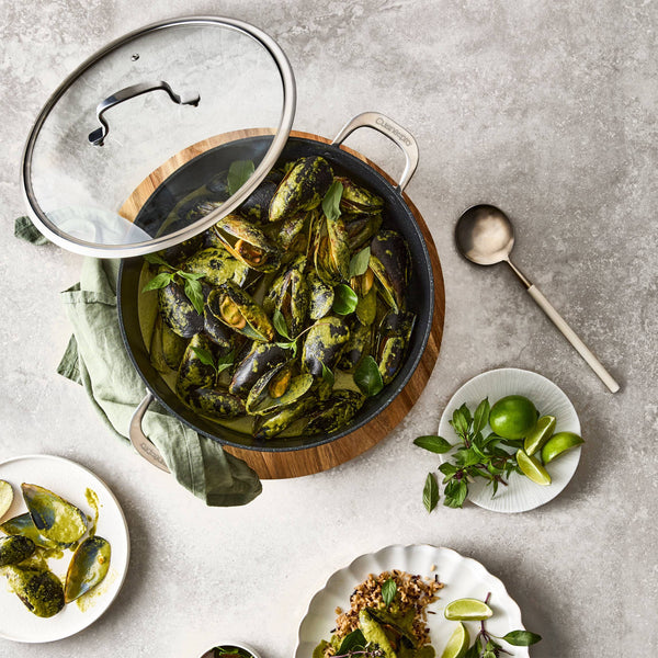 Cuisine::pro® GREEN STONE™ 6.1 Qt. Ultimate Pan with lid